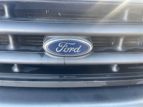 Used 2004 Ford F250 XL image 36