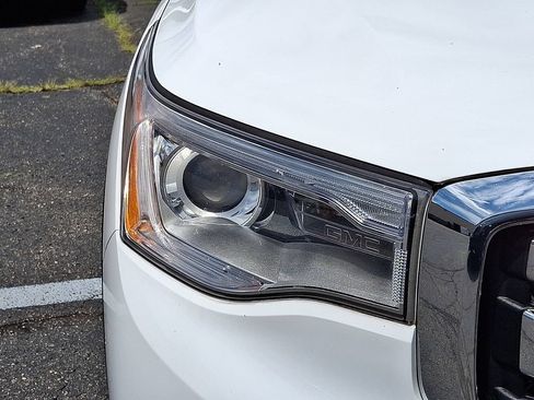 Used 2017 GMC Acadia SLE FWD image 20