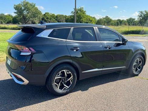 Used 2023 Kia Sportage LX FWD image 6