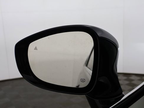 Used 2024 Chrysler Pacifica Touring-L image 36