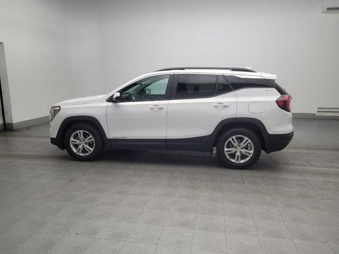 Used 2022 GMC Terrain SLE w/ Driver Convenience Package image 3