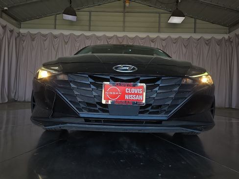 Used 2023 Hyundai Elantra SEL w/ Convenience Package FWD image 11