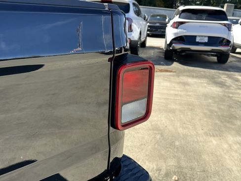 Used 2023 Jeep Gladiator Rubicon w/ Cold Weather Group image 24