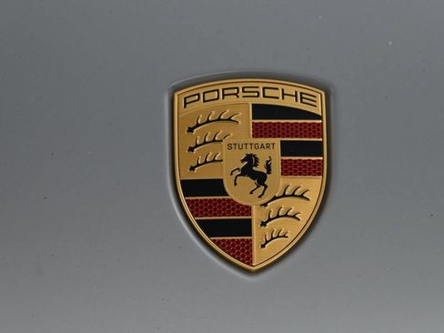 Certified 2025 Porsche Cayenne AWD/4WD image 32