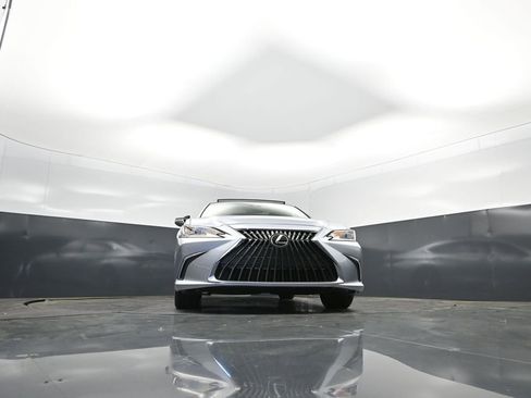 Certified 2025 Lexus ES 350 w/ Premium Package image 45