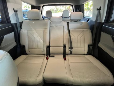 Used 2025 Hyundai Santa Fe SEL AWD/4WD image 41
