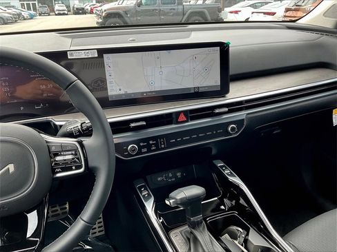 New 2025 Kia Sorento SX image 13