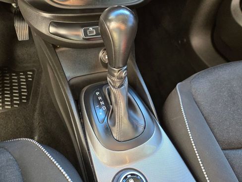 Used 2019 FIAT 500X Pop image 28