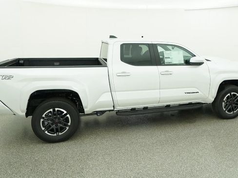 New 2026 Toyota Tacoma TRD Sport AWD/4WD image 43