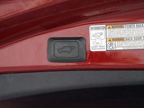 Used 2018 Toyota RAV4 XLE FWD image 33