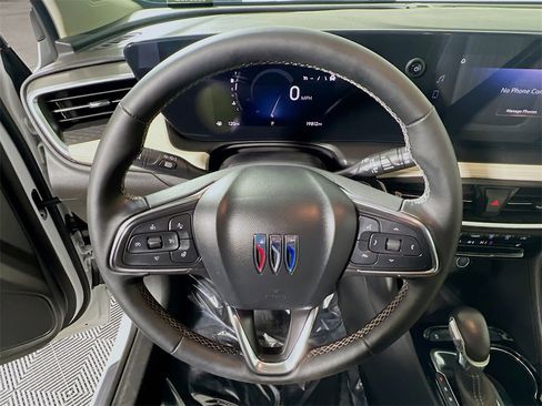 Used 2024 Buick Encore GX Avenir image 11