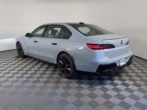 Used 2026 BMW 760i xDrive w/ Executive Package AWD/4WD image 3