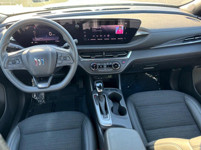 Used 2025 Buick Envista Preferred FWD image 11