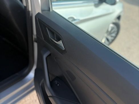 Used 2019 Volkswagen Jetta SE image 33