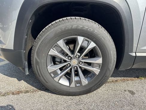 Used 2026 Chevrolet Equinox LT AWD/4WD image 32