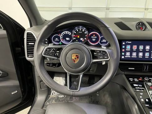 Used 2022 Porsche Cayenne Platinum Edition AWD/4WD image 18