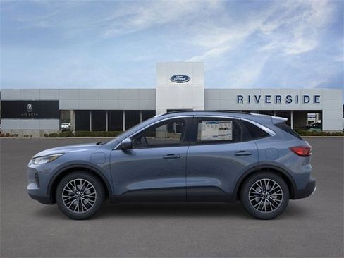 New 2026 Ford Escape SE image 3