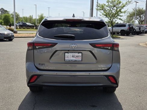 Used 2026 Toyota Highlander Limited image 4