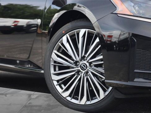 New 2026 Nissan Altima 2.5 SV w/ SV Premium Package FWD image 3