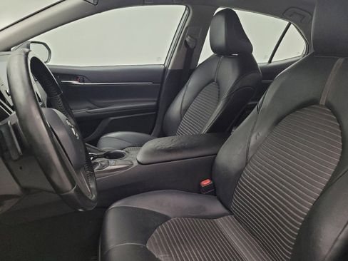 Used 2022 Toyota Camry SE image 17