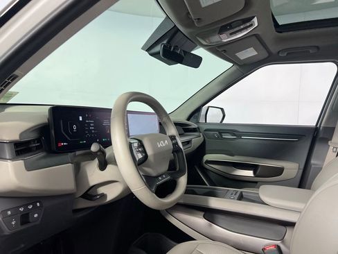 Used 2024 Kia EV9 Wind image 21