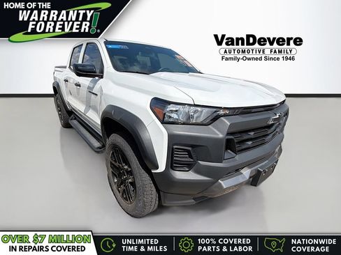 Used 2023 Chevrolet Colorado Trail Boss w/ Technology Package AWD/4WD image 1