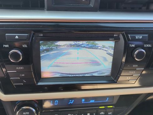 Used 2016 Toyota Corolla LE image 21