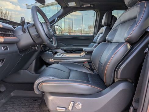 New 2025 Lincoln Navigator L Black Label image 18