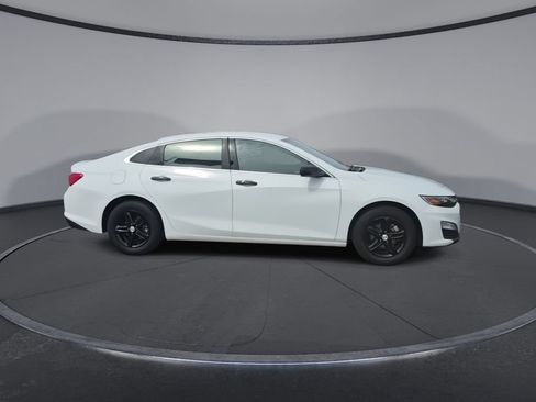 Used 2023 Chevrolet Malibu LS FWD image 2
