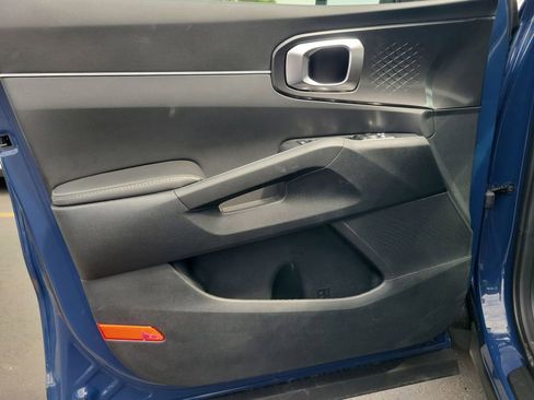 Used 2025 Kia Sorento S w/ Panoramic Sunroof Package image 18