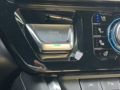 Used 2024 GMC Sierra 1500 Denali Ultimate image 35