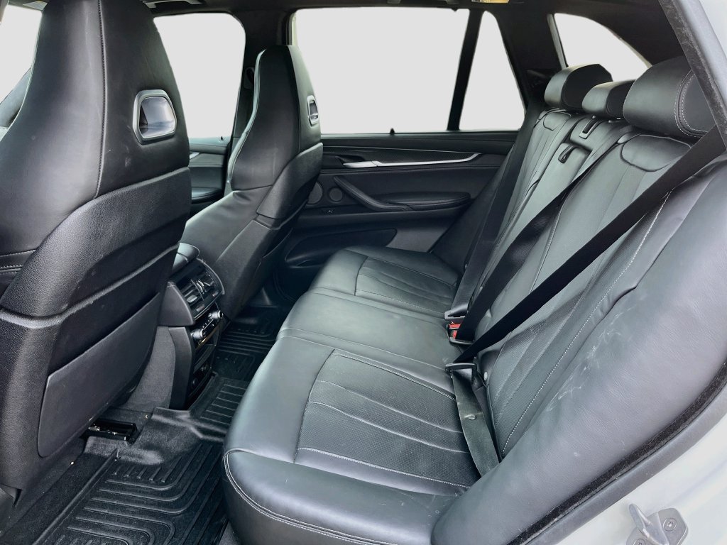 Used 2018 BMW X5 M AWD/4WD image 26