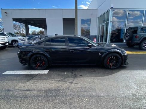 Used 2016 Dodge Charger SRT Hellcat w/ Harman/Kardon Audio Group image 9