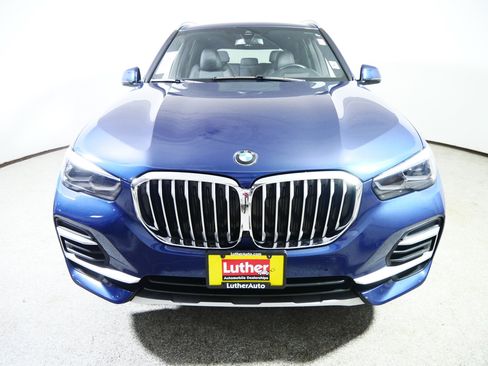 Used 2022 BMW X5 xDrive40i w/ Premium Package AWD/4WD image 2