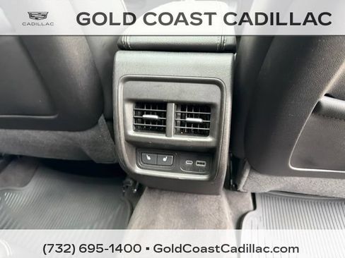 Certified 2024 Cadillac XT4 Luxury w/ Cold Weather Package AWD/4WD image 9