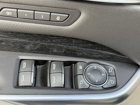 Used 2023 Cadillac XT4 Premium Luxury image 18