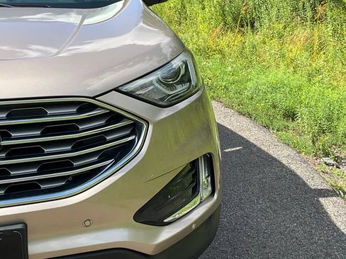 Certified 2020 Ford Edge Titanium AWD/4WD image 2