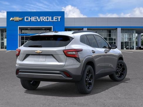 New 2026 Chevrolet Trax LT image 4