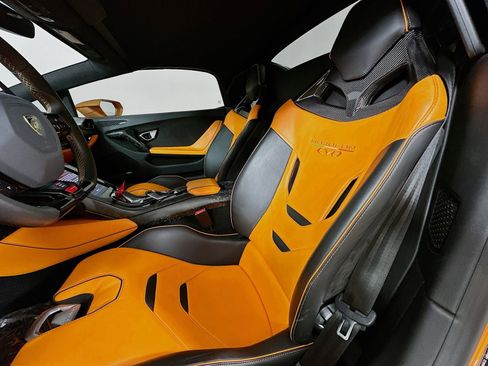 Used 2021 Lamborghini Huracan EVO RWD image 27