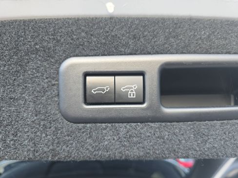 Used 2022 Lexus RX 350L Luxury image 15