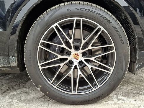 New 2026 Porsche Cayenne AWD/4WD image 12