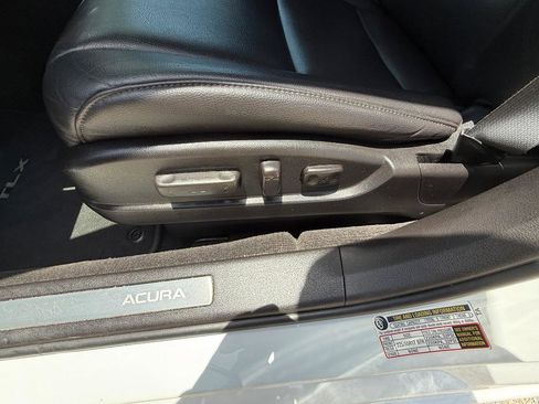 Used 2016 Acura TLX image 17