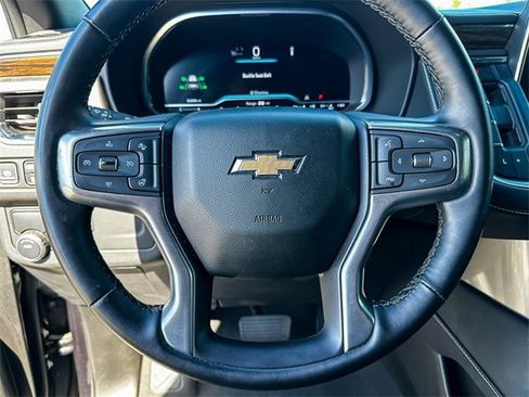 Used 2024 Chevrolet Suburban Premier image 15