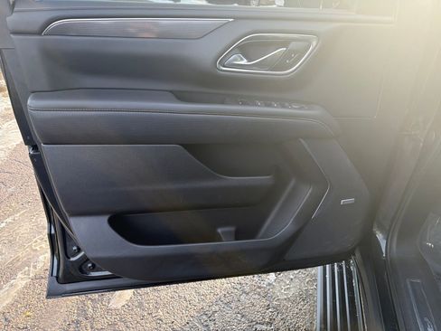 Used 2023 GMC Yukon XL AT4 w/ Technology Package image 12