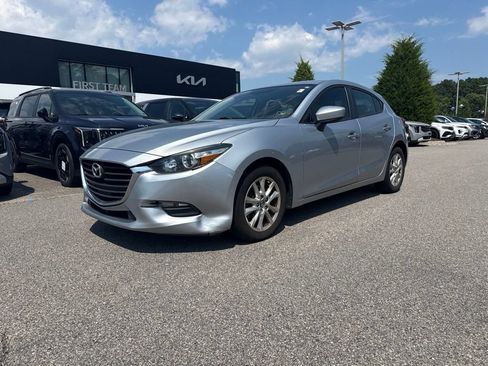 Used 2017 MAZDA MAZDA3 Sport FWD image 2