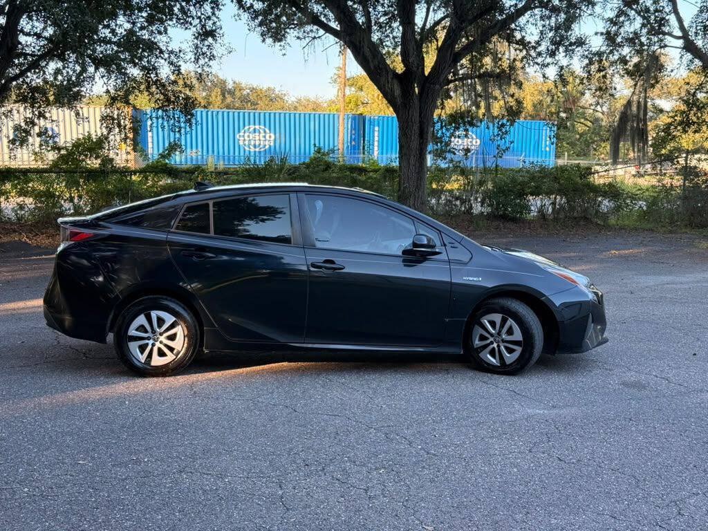 Used 2016 Toyota Prius Four w/ Advanced Technology Package FWD image 4
