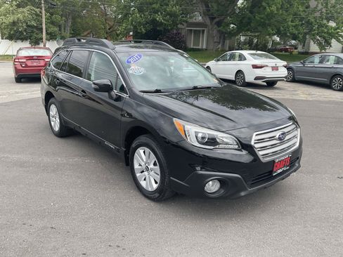 Used 2017 Subaru Outback 2.5i Premium AWD/4WD image 7