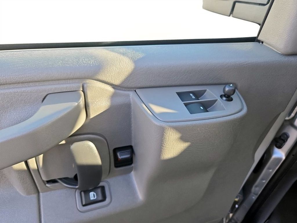 New 2026 GMC Savana 3500 w/ Driver Convenience Package RWD image 17