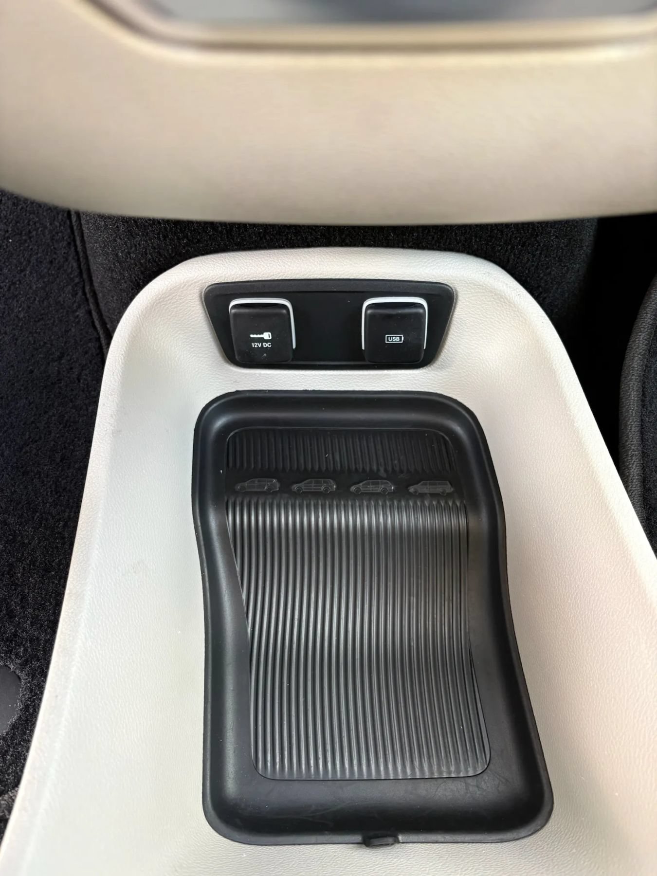 Used 2018 Chrysler Pacifica Touring-L FWD image 27