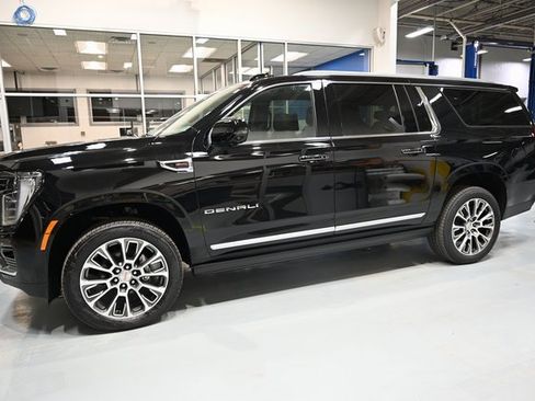 New 2026 GMC Yukon XL Denali w/ Denali Reserve Package image 7